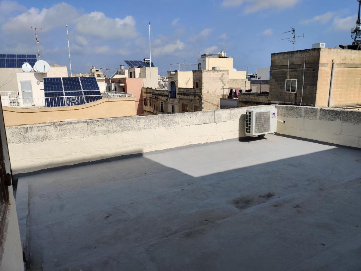 Rons Town House Apartment Tarxien Екстериор снимка