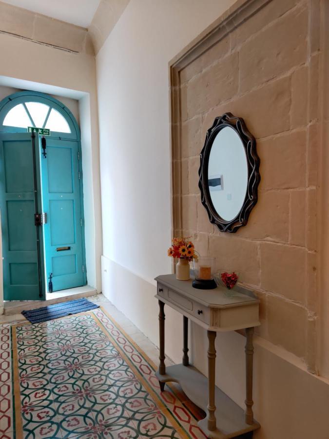 Rons Town House Apartment Tarxien Екстериор снимка