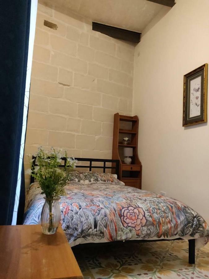 Rons Town House Apartment Tarxien Екстериор снимка
